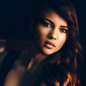 Raluca en la oscuridad. Photograph, Studio Photograph, Fashion Photograph, Portrait Photograph, Digital Photograph, and Photographic Lighting project by Antonio J. Cerezuela - 02.18.2015