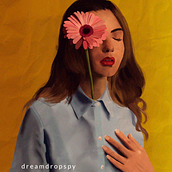 Luminiscencia. Un progetto di Belle arti, Disegno di ritratti, Disegno realistico, Illustrazione tradizionale e Illustrazione digitale di dreamdropspy - 01.01.2020