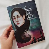 Portada/Contraportada libro: La chica de la luna  Ein Projekt aus dem Bereich Bildende Künste, Traditionelle Illustration, Malerei und Aquarellmalerei von Gabriela Medellin - 11.01.2020