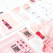 Beefeater Pink - Piezas online & offline. Un progetto di 3D, Direzione artistica, Design, Packaging, Pubblicità, Social media e Video di Eduardo Yeves Estevez - 14.01.2020