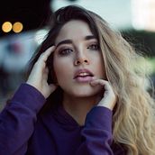 Mi Proyecto del curso: Retoque fotográfico de moda y belleza con Photoshop. Photograph, Fine-Art Photograph, Fashion Photograph, and Portrait Photograph project by Andres Carrión - 02.08.2020