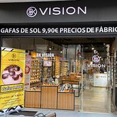 Realización de rotulación de fachada e interiores para 8K Vision en Madrid. Logo Design, Graphic Design, Marketing, and Advertising project by LJ Graphic - 12.14.2019