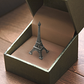 My project in Surrealistic Photomontage with Photoshop  course: Paris-Engagement Ring. Commercial Photograph project by Sergio Chisaka - 02.26.2020