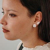 Galatea - Jewelry photography. Photograph, Fine-Art Photograph, Studio Photograph, Fashion Photograph, Product Photograph, Portrait Photograph, Digital Photograph, and Commercial Photograph project by Estela Míguez Gómez - 03.01.2020