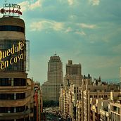#QuédateEnCasa - Concienciación Social . Photographic Composition, Design, Poster Design, Information Design, Graphic Design, T, pograph, Design, Photograph, and Commercial Photograph project by Alejandro Fraguas - 03.15.2020