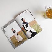 Mi Proyecto del curso: Fotografía profesional para Instagram "Revista de moda con vaso de té". Un proyecto de Diseño de moda de Andrea Jimenez Martinez - 18.03.2020