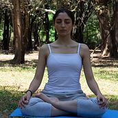 Mi Proyecto del curso: Meditando . Photograph, Portrait Photograph, Digital Photograph, and Outdoor Photograph project by Aehleane Sepulveda - 03.20.2020