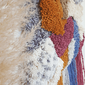 Meu projeto do curso: Introdução ao latch hooking e ao locker hooking. Un projet de Artisanat, Broderie, Couture, Création d'accessoires , et Conception de produits de Izadora Pinto - 18.07.2020