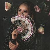 Mi Proyecto del curso: Autorretrato fotográfico conceptual. Un projet de Composition photographique, Photographie, Photographie artistique, Photographie de studio , et Photographie de portrait de Carolina Altåmïränø - 28.03.2020