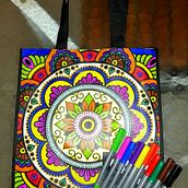 Bolsita mandala pintada con rotuladores 🌈 . Arts, and Crafts project by Erika Mariel Vásquez Ramos - 03.30.2020
