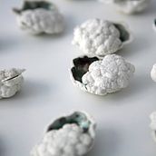 H  Á  B  I  T  A  T    I         porcelana    2017. Un progetto di Belle arti, Ceramica, Creatività e Scultura di Carlos Martínez - 01.04.2020