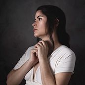 Mi Proyecto del curso: Retoque fotográfico de moda y belleza con Photoshop. Studio Photograph project by Paola Andrea Ramos Garzón - 04.07.2020