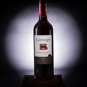 Vino Gato Negro Fotografía de Producto. Un progetto di Fotografia di prodotti di jaimelopez9511 - 08.04.2020