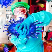 Sanitators. Photograph, Fine-Art Photograph, Digital Photograph, and Digital Illustration project by Elena Martinez Peña-Cajal - 04.10.2020