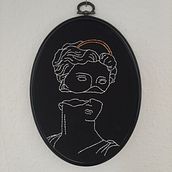 Broken statue. Un projet de Broderie de Christine Hansen - 07.05.2020