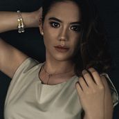 Mi Proyecto del curso: Retoque fotográfico de moda y belleza con Photoshop. Un projet de Design graphique, Photographie de studio, Photographie de mode, Photographie de produits , et Photographie de portrait de LA-Media Smc - 19.04.2020