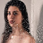 Mujer en el espejo. . Photograph, Fine-Art Photograph, and Portrait Photograph project by Paz Colazo - 04.25.2020