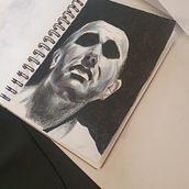 My project in Chiaroscuro Creative Portrait with Pencils course. Een project van  Tekening van calvinpetersen - 04.05.2020