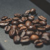 Fotografía de producto: Café.. Un proyecto de Fotografía, Fotografía de producto, Fotografía para Instagram y Fotografía publicitaria de Antonio Ballesta - 08.05.2020
