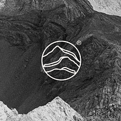 Sierra Conscious Climbing. Br, ing, Identit, Logo Design, and Graphic Design project by Marta Montenegro - 05.10.2020