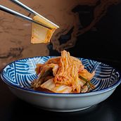 Fotografía del Kimchi. Un proyecto de Fotografía gastronómica de Laury Valdivieso - 08.05.2020