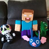 Mi Proyecto del curso: Textile Toys: diseño y creación de personajes en tela. Herobrain, de Minecraft.. Un proyecto de Art to de Luz María Calvo Segovia - 24.05.2020