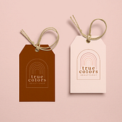 True Colors: Creación de un logotipo original desde cero. Un progetto di Design di loghi di Mariana Fuguet - 29.05.2020