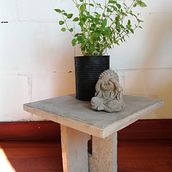 Mi Proyecto del curso: Mesa con buda en concreto y matera con escaleras.. Un projet de Architecture, Artisanat, Design, Fabrication de mobilier , et DIY de Julieth Suarez - 16.06.2020