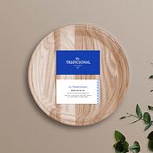 La Tradicional. Un projet de Br, ing et identité, Création de logos, Conception de produits, Design graphique , et Packaging de Maribel González Manzanilla - 03.04.2020