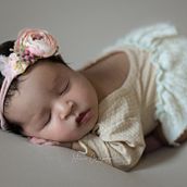 Mi Proyecto del curso: Introducción a la fotografía newborn . Fotografi Studio proyek oleh Leticia Campora - 06.17.2020