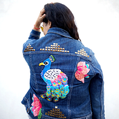 Diseño bordado sobre chamarra. Embroider, and Fashion Design project by Aracely Mitsu - 06.15.2020