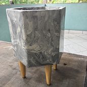 Vaso de cimento (mármore fake). Interior Architecture, Accessor, Design, Interior Design, and DIY project by Halan Medeiros - 06.15.2020