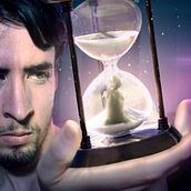 Autorretrato - Introspección temporal. Un proyecto de Diseño, Fotografía, Diseño gráfico, Pintura, Fotografía de retrato, Iluminación fotográfica, Fotografía digital, Fotografía artística y Fotografía publicitaria de Dani Jara - 02.07.2020