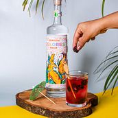 Mezcal Colores Oaxaca. Design, Product Design, Studio Photograph, Product Photograph, and Traditional illustration project by Mauricio Carreto - 07.10.2020