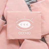 Occhio es una marca que se dedica ha hacer almohadones y bolsos a mano con temas botánicos.. Un proyecto de Diseño de logotipos y Diseño de moda de Nicole Marie Valle Justiniani - 13.07.2020