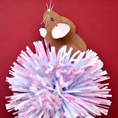 Ratoncito en flor. Traditional illustration, Children's Illustration, and Paper Craft project by Vale Pacheco Martínez - 07.14.2020