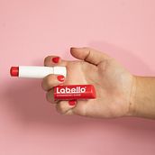 Ríe siempre con Labello: Fotografía creativa para redes sociales. Un projet de Photographie de Renata Sámano - 15.05.2020