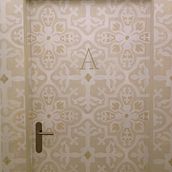 Yok Hotel Barcelona. Un proyecto de Pintura acrílica, Retail Design, Decoración de interiores, Interiorismo y Pintura de Damon Bopp - 21.07.2020