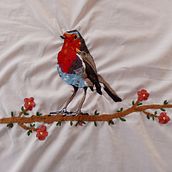 Mi bordado con un poco de aumento (ramas con hojas y flores)Mi Proyecto del curso: Pintar con hilo: técnicas de ilustración textil. Arts, and Crafts project by marielamaja.mtf - 07.26.2020