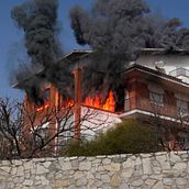 Burning House Breakdown. Un progetto di Animazione 3D, Cinema, video e TV, Correzione del colore, Postproduzione fotografica e VFX di Javi Aledo - 27.07.2020