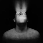 La luz que necesitaba estaba en mí. Un proyecto de Fotografía, Fotografía de estudio y Fotomontaje de Anderson Pelaez Castro - 14.08.2020