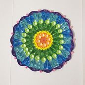 Mandala en técnica de quilling/filigrana. Arts, and Crafts project by Débora Castillo - 08.28.2019