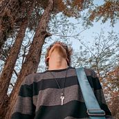 E-boy in the forest. Un proyecto de Fotografía y Fotografía con móviles de Luiz Ricardo Pin - 27.08.2020