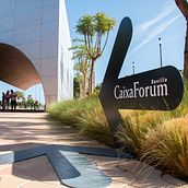 Caixaforum Sevilla / Señalética. Een project van Informatieontwerp y Bewegwijzering van David Pinedo Andrés - 02.09.2020