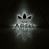 Diseño Adidas II. Design, Graphic Design, and Digital Illustration project by Sonia González - 09.29.2020