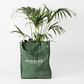 Dobbies. Design gráfico, Packaging, e Design de sinalização projeto de Jo Shackleton - 01.10.2020