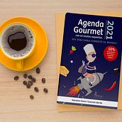 Agenda Gourmet 2021. Een project van Ontwerp van personages, Redactioneel ontwerp, Grafisch ontwerp, Traditionele illustratie, Digitale illustratie y Vectorillustratie van Cristina Saiz López - 03.10.2020