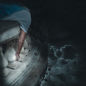 Proyecto Final: MOON (almost) FALLING. Un proyecto de Concept Art, Pintura digital y Fotografía digital de Fede Gil - 01.10.2020