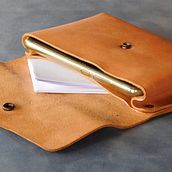  Diseño de accesorios en cuero sin costuras: Proyecto Final. Un proyecto de Artesanía, Diseño y Diseño industrial de Fabio Olivera - 08.01.2021