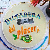 Dictadura del placer. Un progetto di Ricamo e Collage di Dhamar Blanco - 30.07.2020